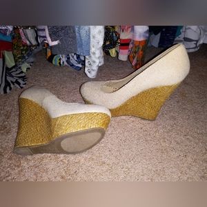 Women's shoes